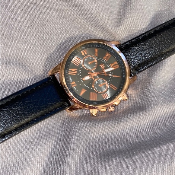 Women’s Watch - Picture 7 of 8